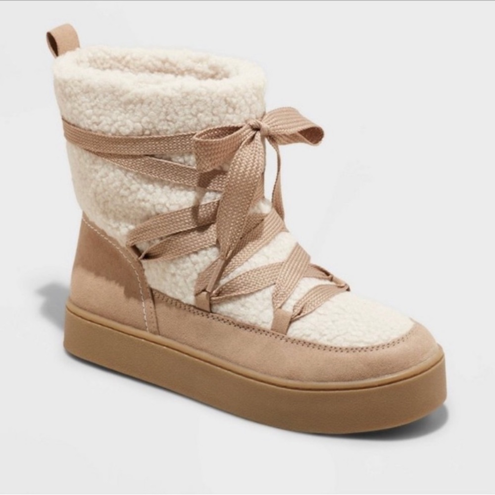 Women's Birgitte Winter Boots Taupe - Universal Thread™
